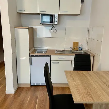 Duisburg-3-bett Monteurwohnung/ferienwohnung شقة