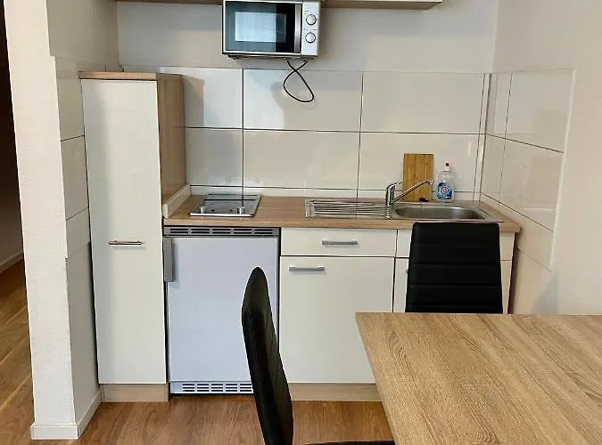 Duisburg-3-bett Monteurwohnung/ferienwohnung شقة